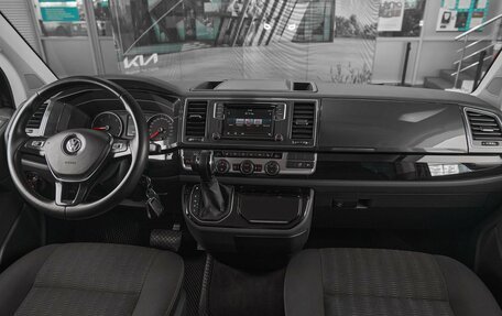 Volkswagen Multivan T6 рестайлинг, 2019 год, 3 945 000 рублей, 10 фотография