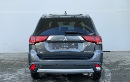 Mitsubishi Outlander III рестайлинг 3, 2017 год, 1 890 000 рублей, 6 фотография