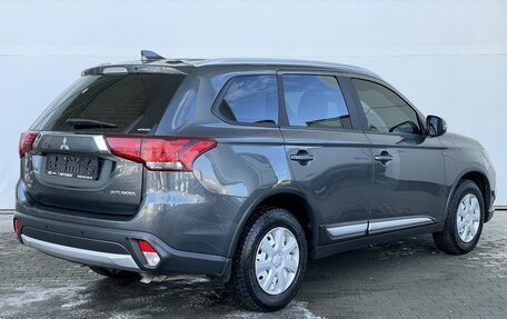 Mitsubishi Outlander III рестайлинг 3, 2017 год, 1 890 000 рублей, 5 фотография