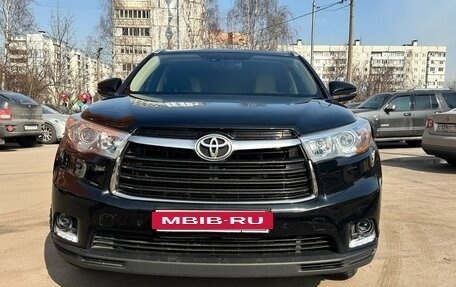 Toyota Highlander III, 2014 год, 2 950 000 рублей, 2 фотография