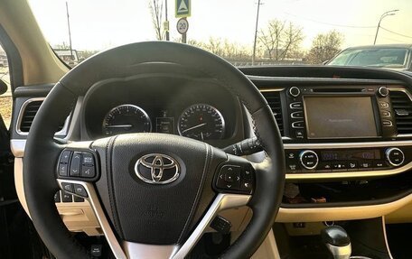 Toyota Highlander III, 2014 год, 2 950 000 рублей, 18 фотография