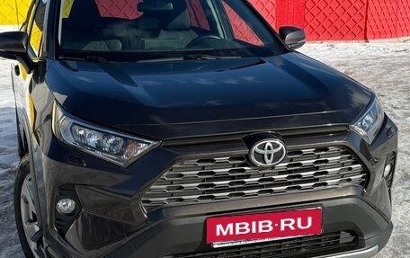 Toyota RAV4, 2020 год, 3 950 000 рублей, 11 фотография