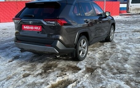 Toyota RAV4, 2020 год, 3 950 000 рублей, 2 фотография