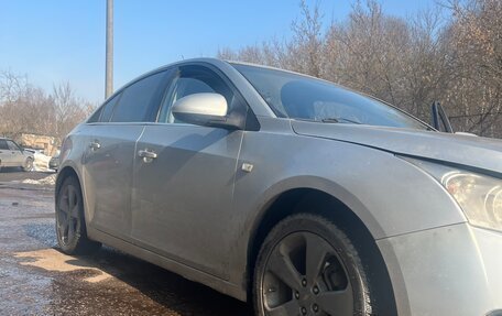 Chevrolet Cruze II, 2010 год, 560 000 рублей, 3 фотография
