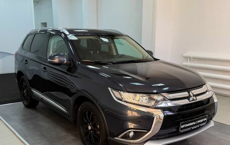 Mitsubishi Outlander III рестайлинг 3, 2018 год, 1 750 000 рублей, 2 фотография
