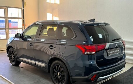 Mitsubishi Outlander III рестайлинг 3, 2018 год, 1 750 000 рублей, 4 фотография