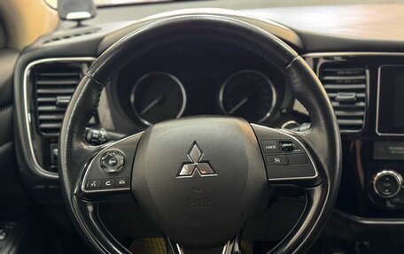 Mitsubishi Outlander III рестайлинг 3, 2018 год, 1 750 000 рублей, 7 фотография