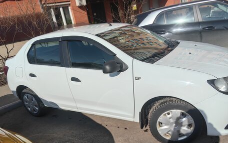 Renault Logan II, 2017 год, 800 000 рублей, 3 фотография