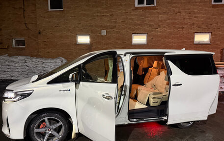 Toyota Alphard III, 2018 год, 3 999 999 рублей, 21 фотография