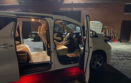 Toyota Alphard III, 2018 год, 3 999 999 рублей, 19 фотография