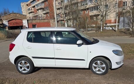 Skoda Fabia II, 2011 год, 1 200 000 рублей, 2 фотография