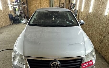 Volkswagen Passat B6, 2005 год, 450 000 рублей, 2 фотография
