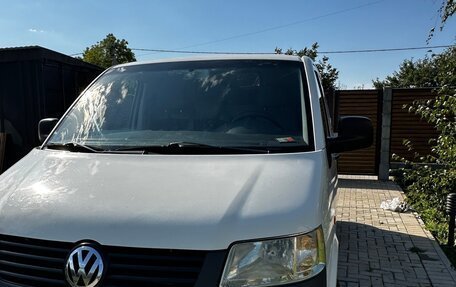 Volkswagen Transporter T5 рестайлинг, 2004 год, 700 000 рублей, 2 фотография