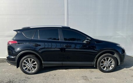 Toyota RAV4, 2017 год, 2 674 000 рублей, 4 фотография