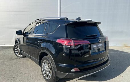 Toyota RAV4, 2017 год, 2 674 000 рублей, 7 фотография