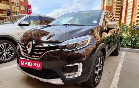 Renault Kaptur I рестайлинг, 2020 год, 1 555 000 рублей, 2 фотография