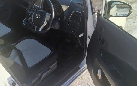 Toyota Ractis II, 2011 год, 750 000 рублей, 8 фотография