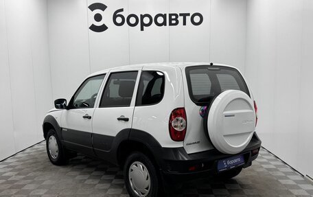 Chevrolet Niva I рестайлинг, 2017 год, 760 000 рублей, 4 фотография