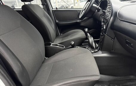 Chevrolet Niva I рестайлинг, 2017 год, 760 000 рублей, 15 фотография