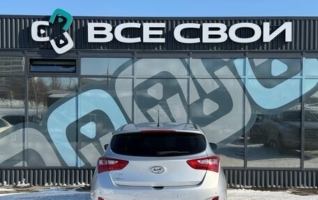 Hyundai i30 II рестайлинг, 2013 год, 997 000 рублей, 6 фотография