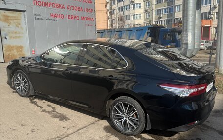 Toyota Camry, 2021 год, 3 850 000 рублей, 4 фотография