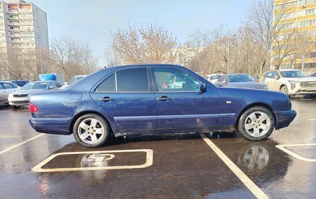 Mercedes-Benz E-Класс, 1998 год, 450 000 рублей, 6 фотография