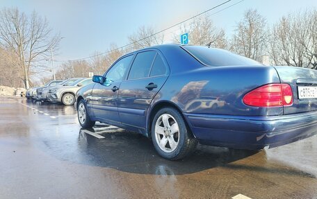 Mercedes-Benz E-Класс, 1998 год, 450 000 рублей, 3 фотография