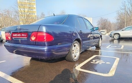 Mercedes-Benz E-Класс, 1998 год, 450 000 рублей, 5 фотография