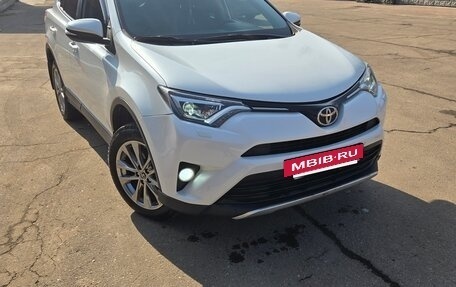 Toyota RAV4, 2018 год, 3 020 000 рублей, 8 фотография