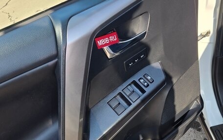 Toyota RAV4, 2018 год, 3 020 000 рублей, 6 фотография