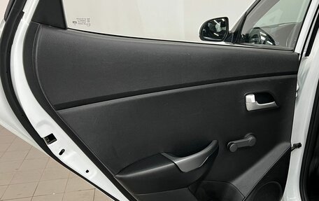 KIA Rio III рестайлинг, 2015 год, 699 000 рублей, 16 фотография