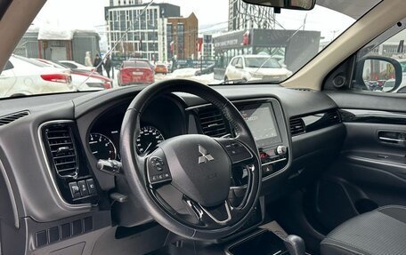 Mitsubishi Outlander III рестайлинг 3, 2021 год, 2 499 000 рублей, 8 фотография