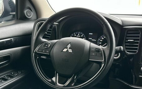 Mitsubishi Outlander III рестайлинг 3, 2021 год, 2 499 000 рублей, 10 фотография