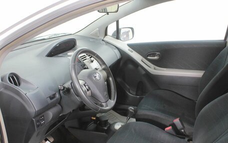 Toyota Yaris III рестайлинг, 2008 год, 529 000 рублей, 16 фотография