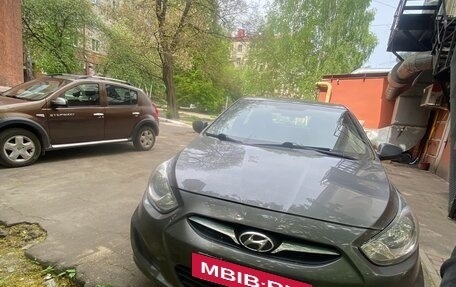 Hyundai Solaris II рестайлинг, 2011 год, 490 000 рублей, 3 фотография