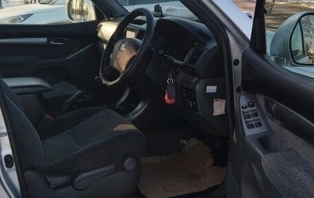 Toyota Land Cruiser Prado 120 рестайлинг, 2003 год, 1 950 000 рублей, 8 фотография