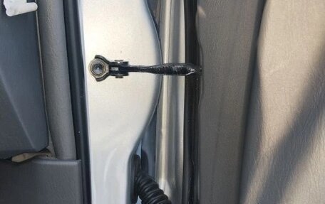 Toyota Land Cruiser Prado 120 рестайлинг, 2003 год, 1 950 000 рублей, 9 фотография