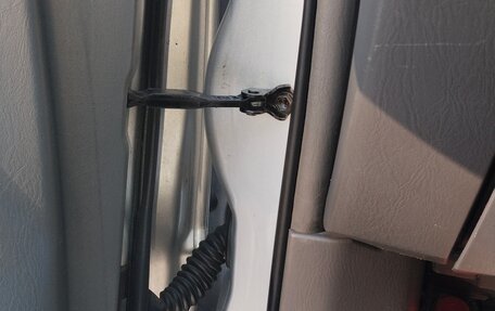 Toyota Land Cruiser Prado 120 рестайлинг, 2003 год, 1 950 000 рублей, 17 фотография