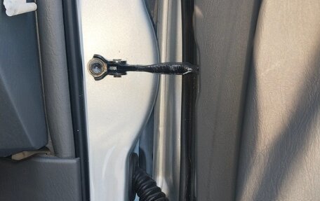 Toyota Land Cruiser Prado 120 рестайлинг, 2003 год, 1 950 000 рублей, 19 фотография