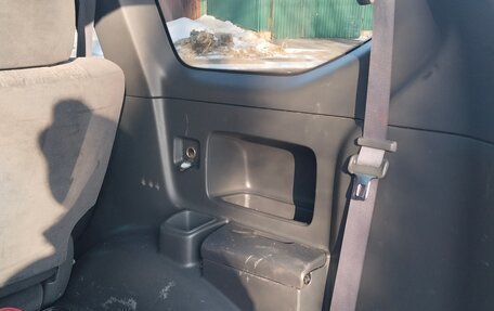 Toyota Land Cruiser Prado 120 рестайлинг, 2003 год, 1 950 000 рублей, 37 фотография