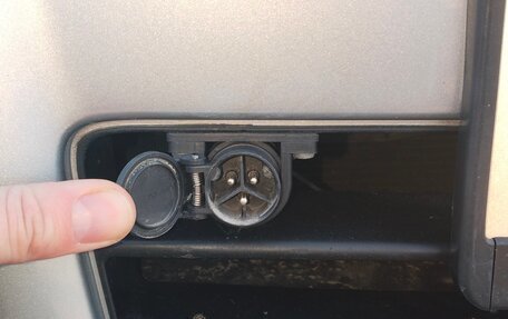 Toyota Land Cruiser Prado 120 рестайлинг, 2003 год, 1 950 000 рублей, 35 фотография