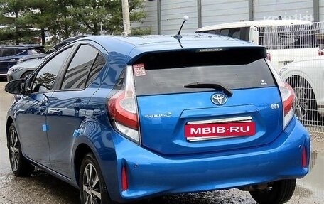 Toyota Prius IV XW50, 2021 год, 2 307 000 рублей, 4 фотография