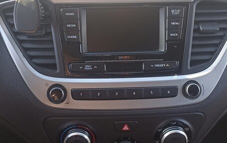 Hyundai Solaris II рестайлинг, 2017 год, 1 400 000 рублей, 2 фотография