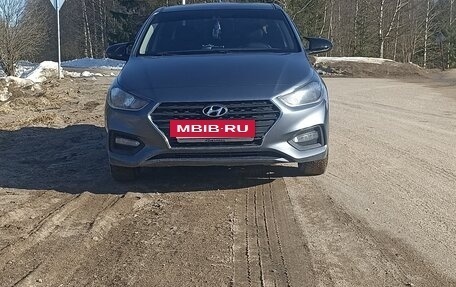 Hyundai Solaris II рестайлинг, 2017 год, 1 400 000 рублей, 10 фотография