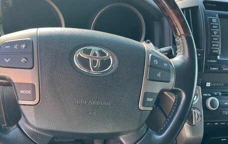 Toyota Land Cruiser 200, 2011 год, 3 100 000 рублей, 7 фотография