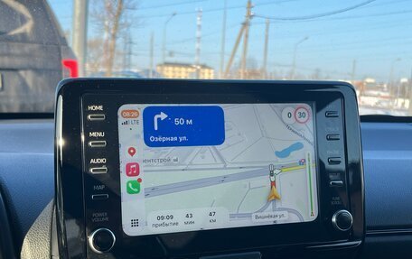 Toyota Yaris, 2021 год, 4 300 000 рублей, 14 фотография