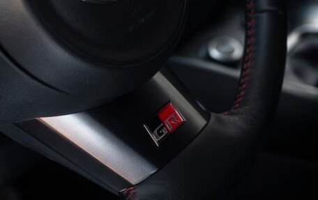 Toyota Yaris, 2021 год, 4 300 000 рублей, 11 фотография