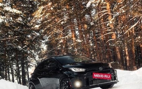 Toyota Yaris, 2021 год, 4 300 000 рублей, 4 фотография