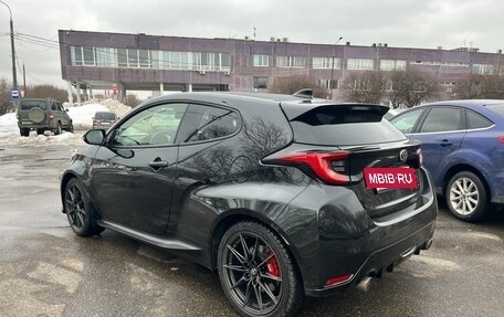 Toyota Yaris, 2021 год, 4 300 000 рублей, 8 фотография