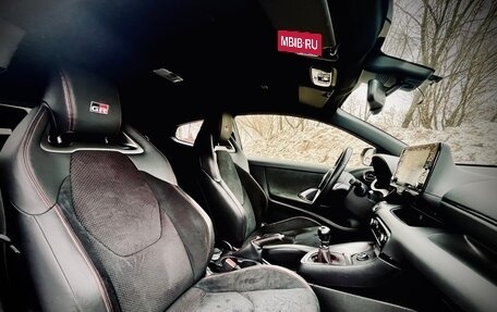 Toyota Yaris, 2021 год, 4 300 000 рублей, 13 фотография